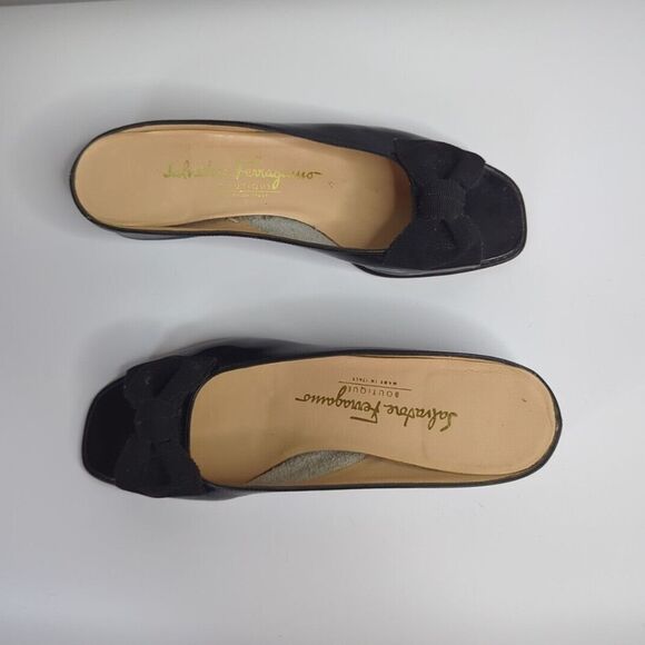 Salvatore Ferragamo Boutique 6.5 B Black Patent Leather With Bow Open Toe Slide - Picture 9 of 16